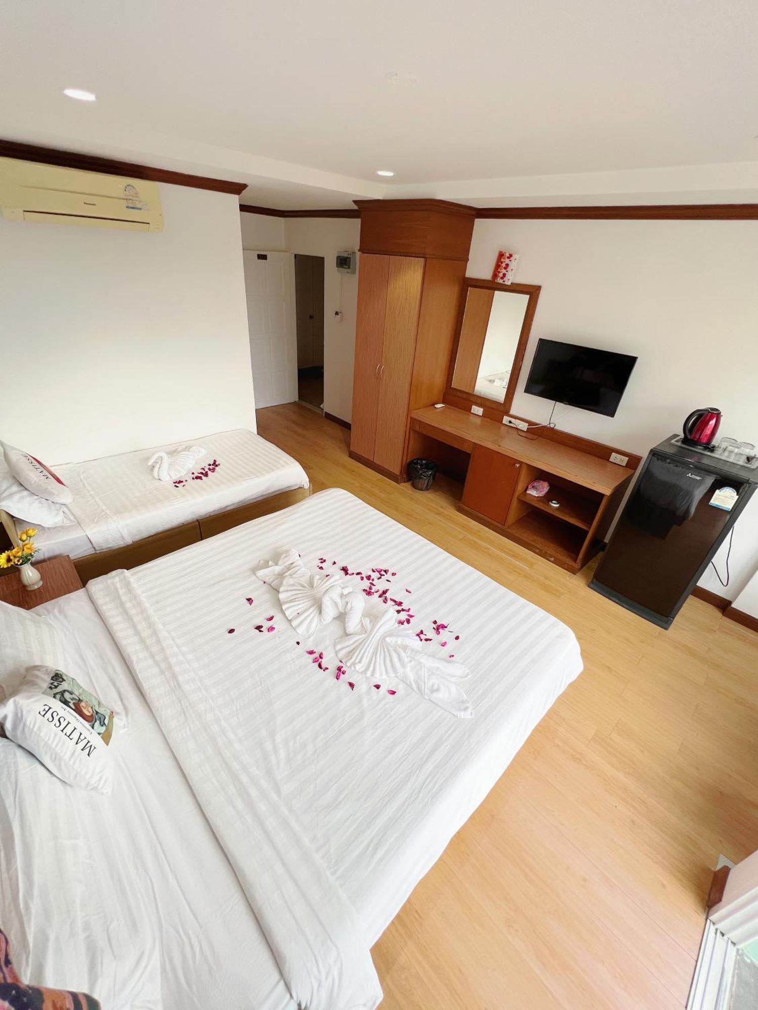 Lanting Hotell Patong Eksteriør bilde
