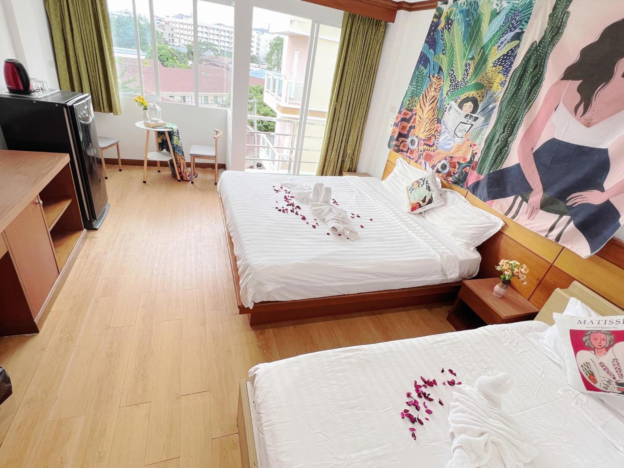 Lanting Hotell Patong Eksteriør bilde