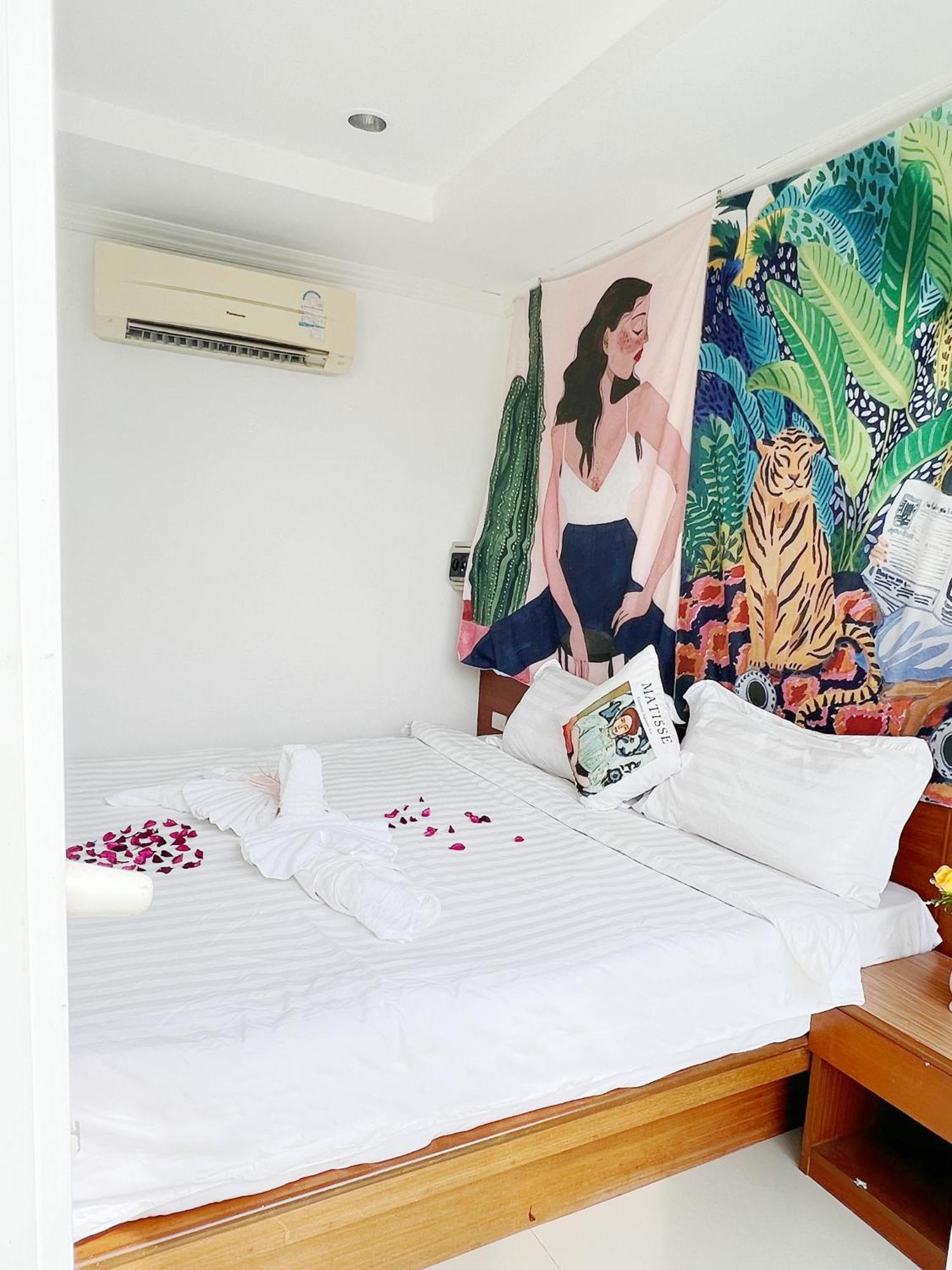 Lanting Hotell Patong Eksteriør bilde
