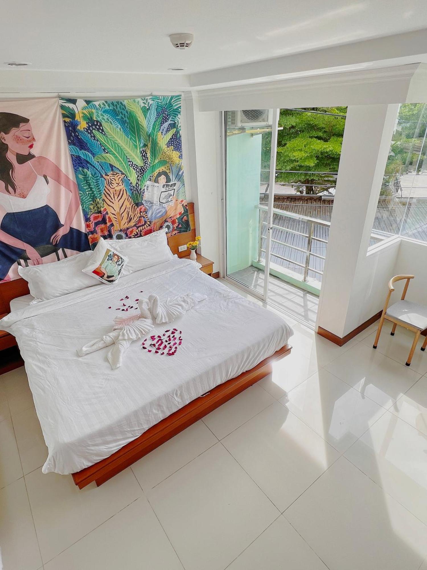 Lanting Hotell Patong Eksteriør bilde